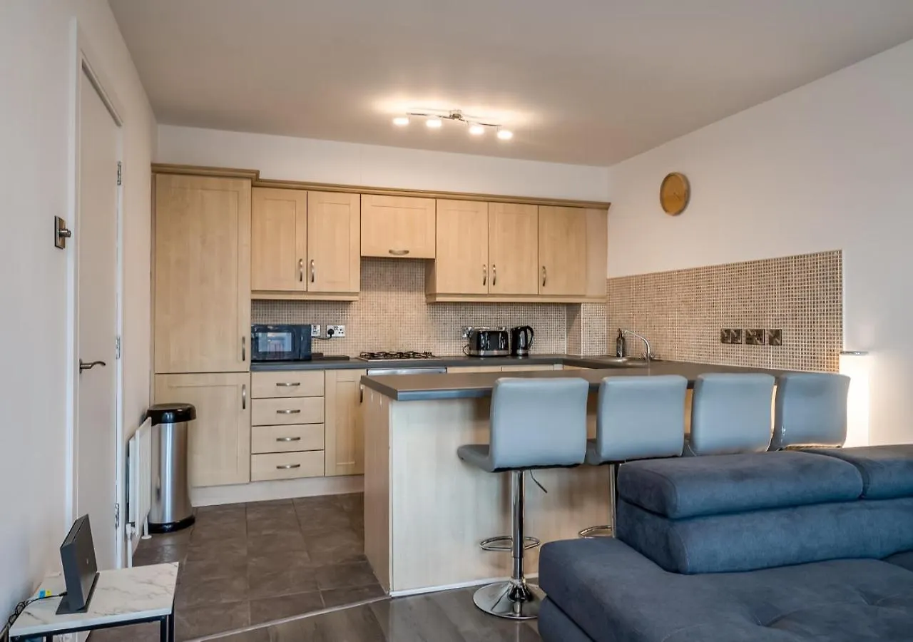 Central Comfort Apt 2 Bed And Balcony Belfast