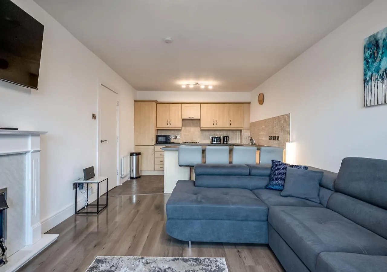 Central Comfort Apt 2 Bed And Balcony Belfast